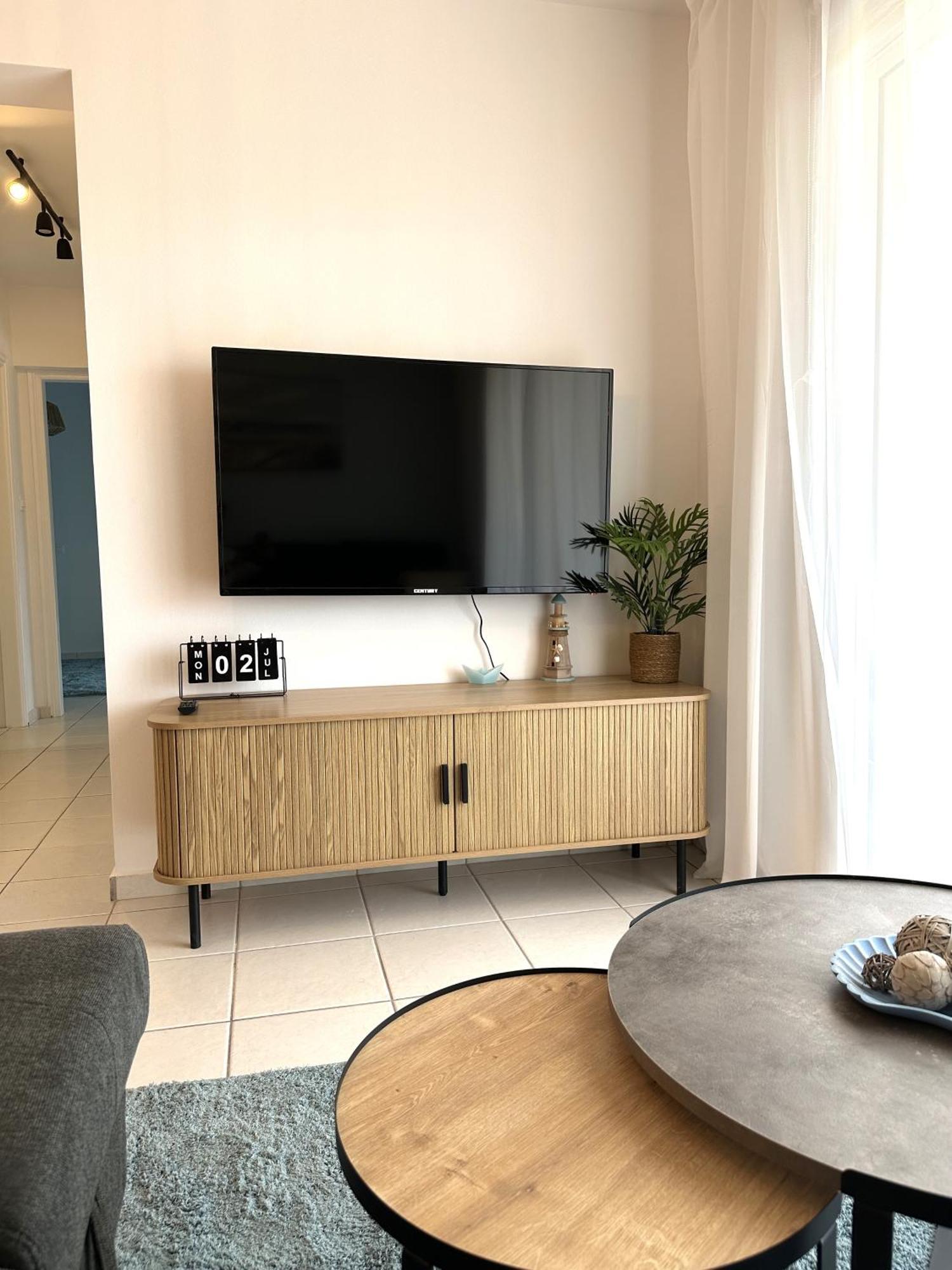 H&O Golden Sun Suite Пафос Экстерьер фото