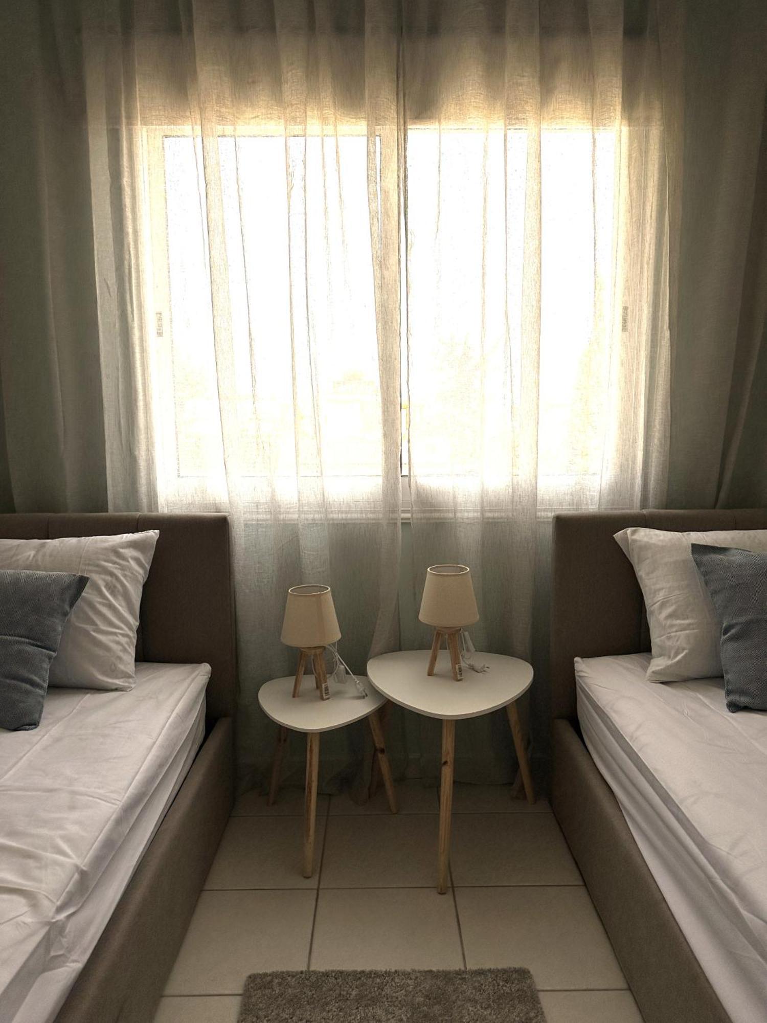 H&O Golden Sun Suite Пафос Экстерьер фото
