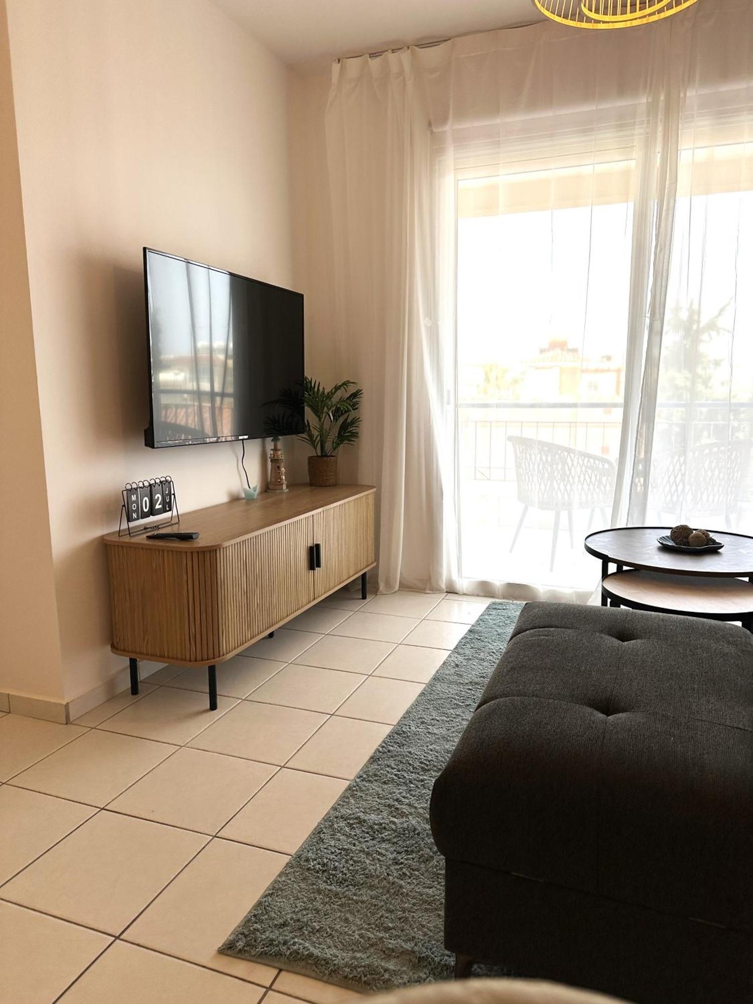 H&O Golden Sun Suite Пафос Экстерьер фото